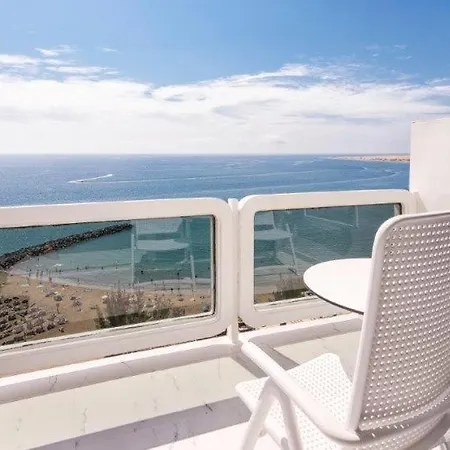 Europalace Hotelli 3*